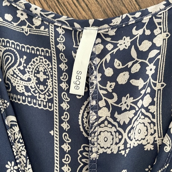 Sage Tie Front Open Arm Bandana Print Romper - Picture 3 of 9